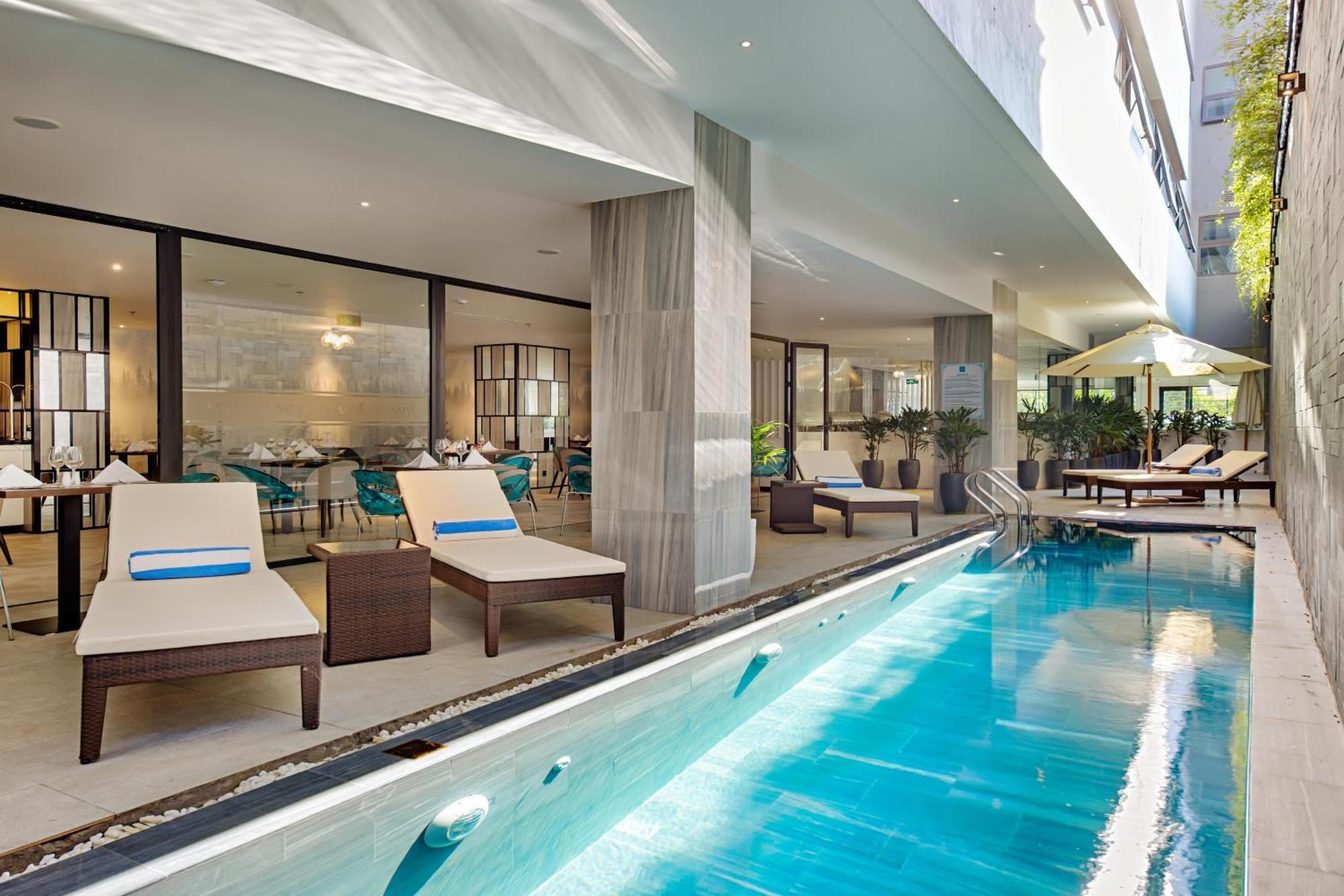 Satya Da Nang Hotel Han Market Екстериор снимка