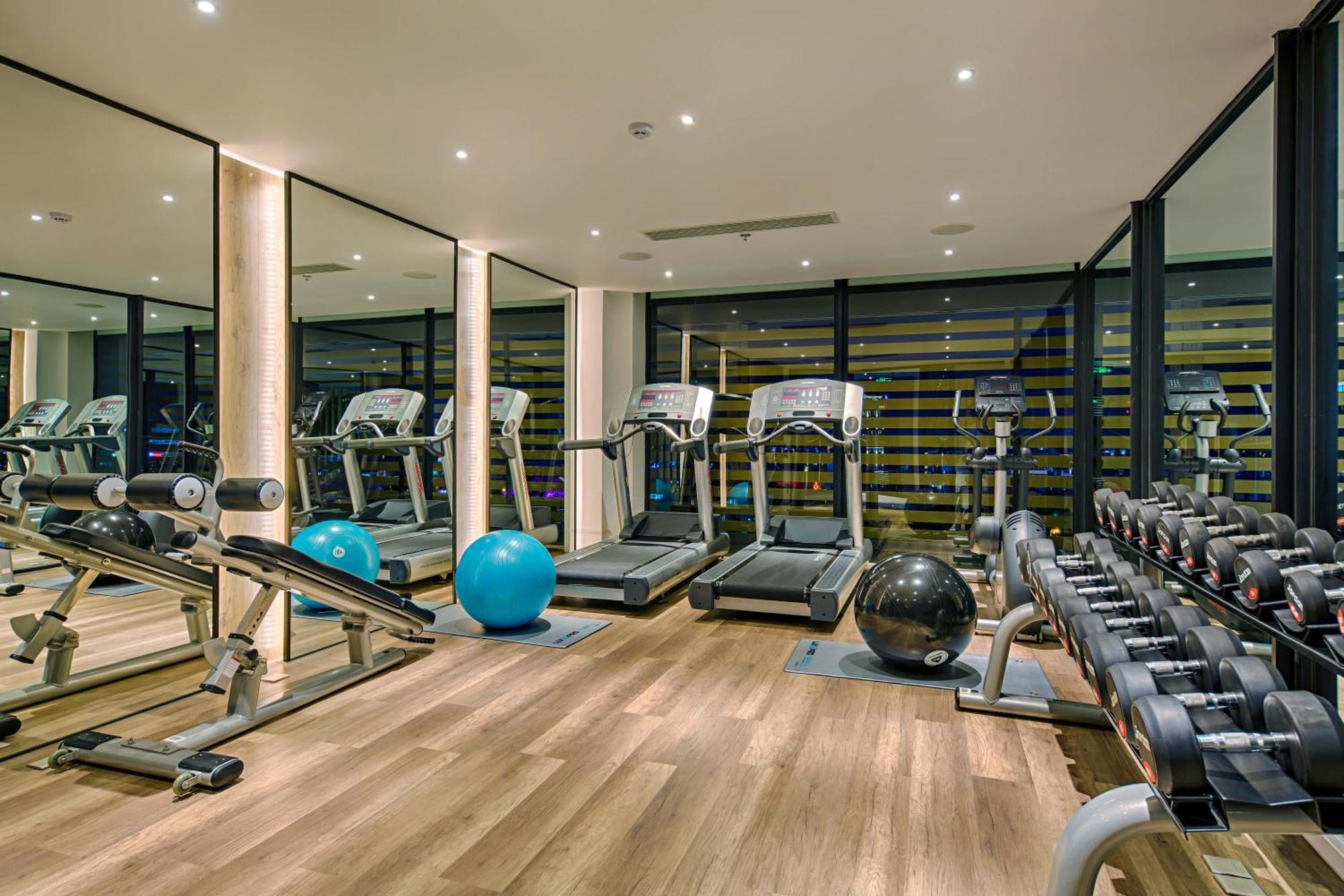 Satya Da Nang Hotel Han Market Екстериор снимка