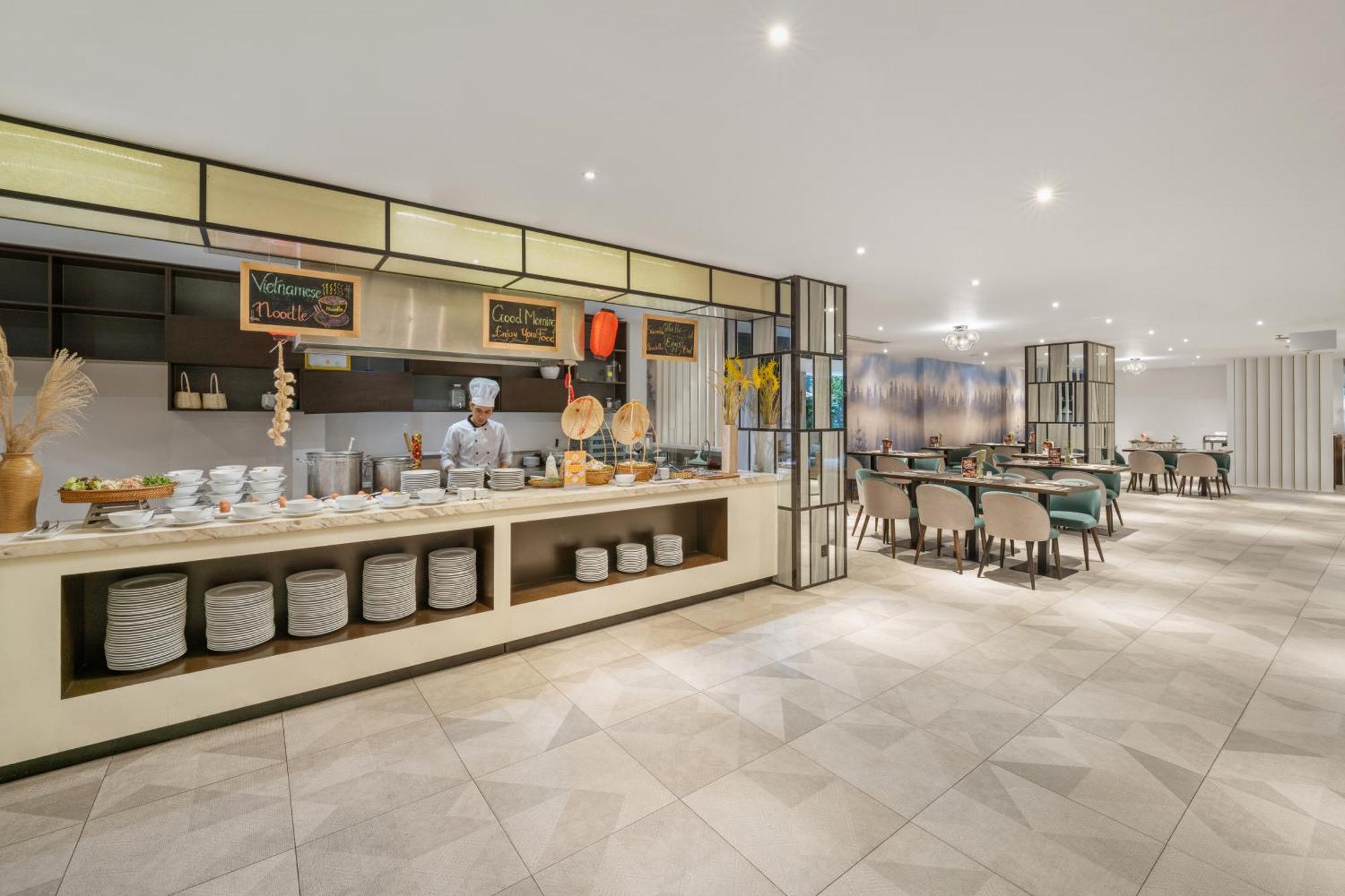 Satya Da Nang Hotel Han Market Екстериор снимка