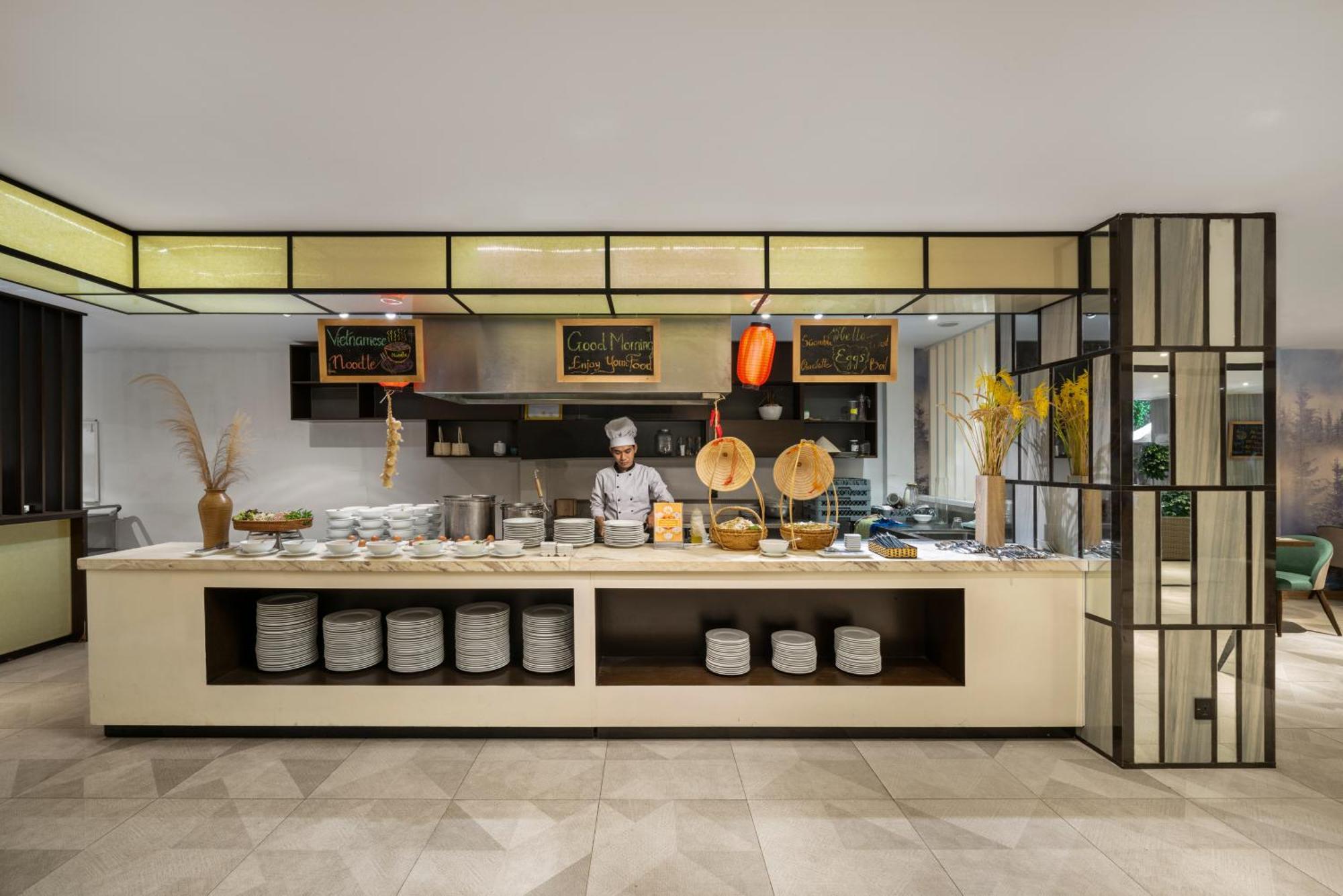 Satya Da Nang Hotel Han Market Екстериор снимка