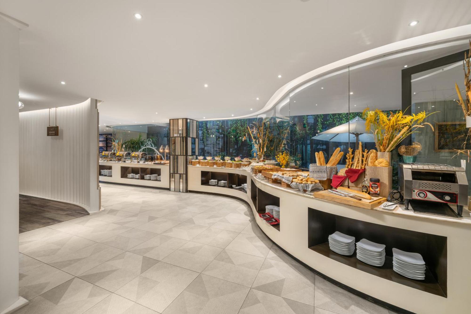 Satya Da Nang Hotel Han Market Екстериор снимка