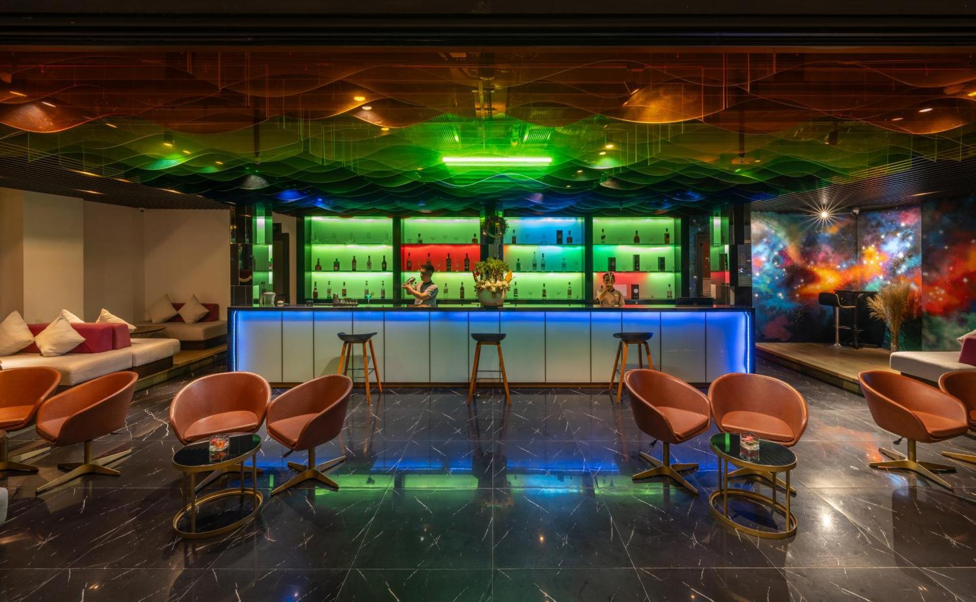 Satya Da Nang Hotel Han Market Екстериор снимка
