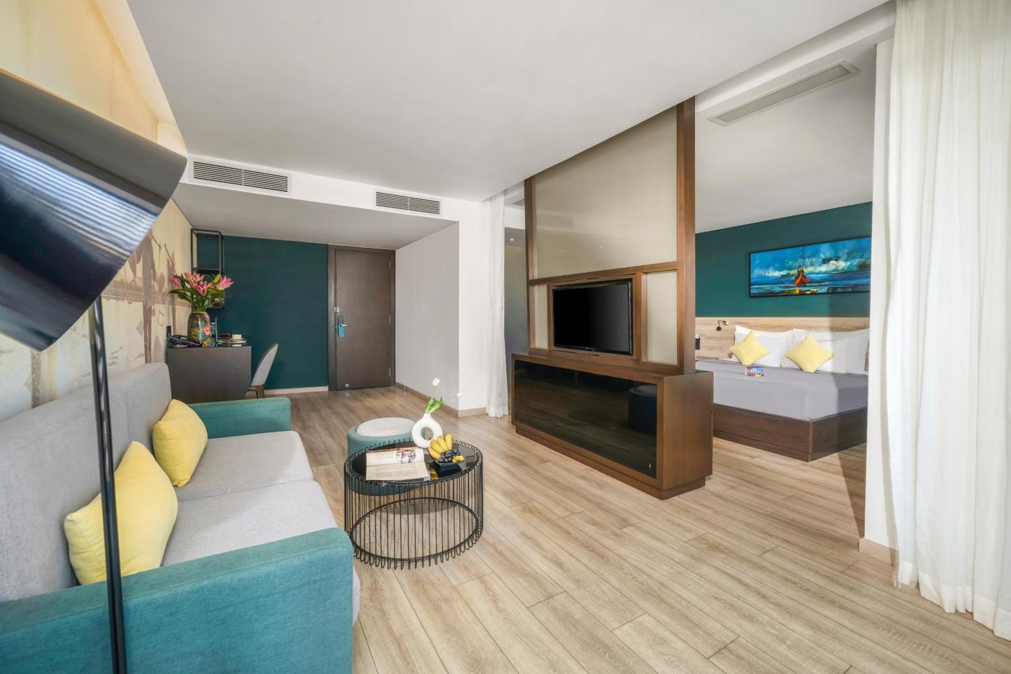Satya Da Nang Hotel Han Market Екстериор снимка