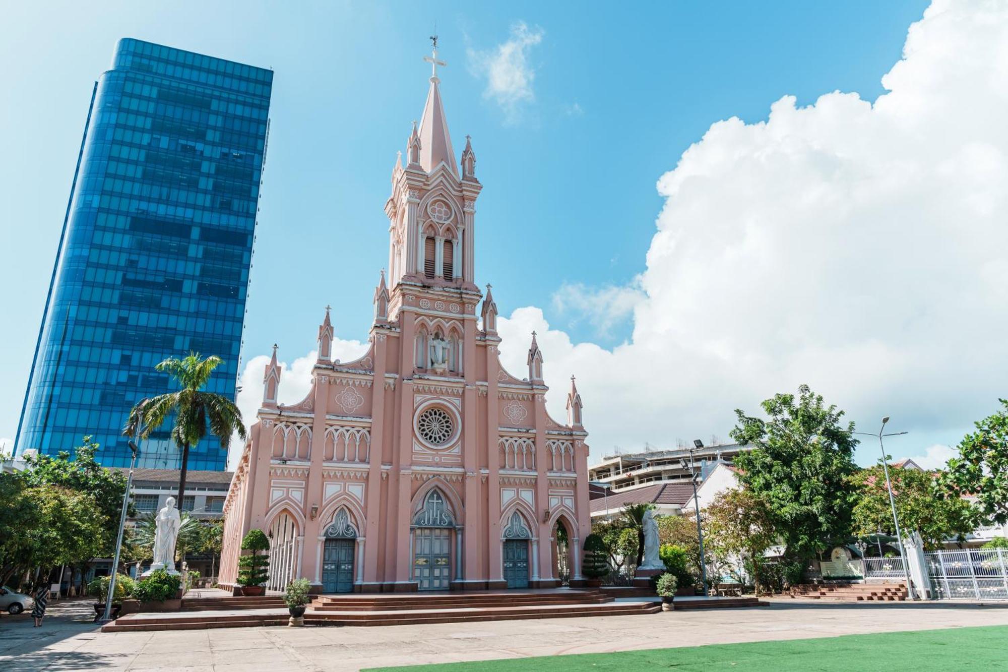 Satya Da Nang Hotel Han Market Екстериор снимка