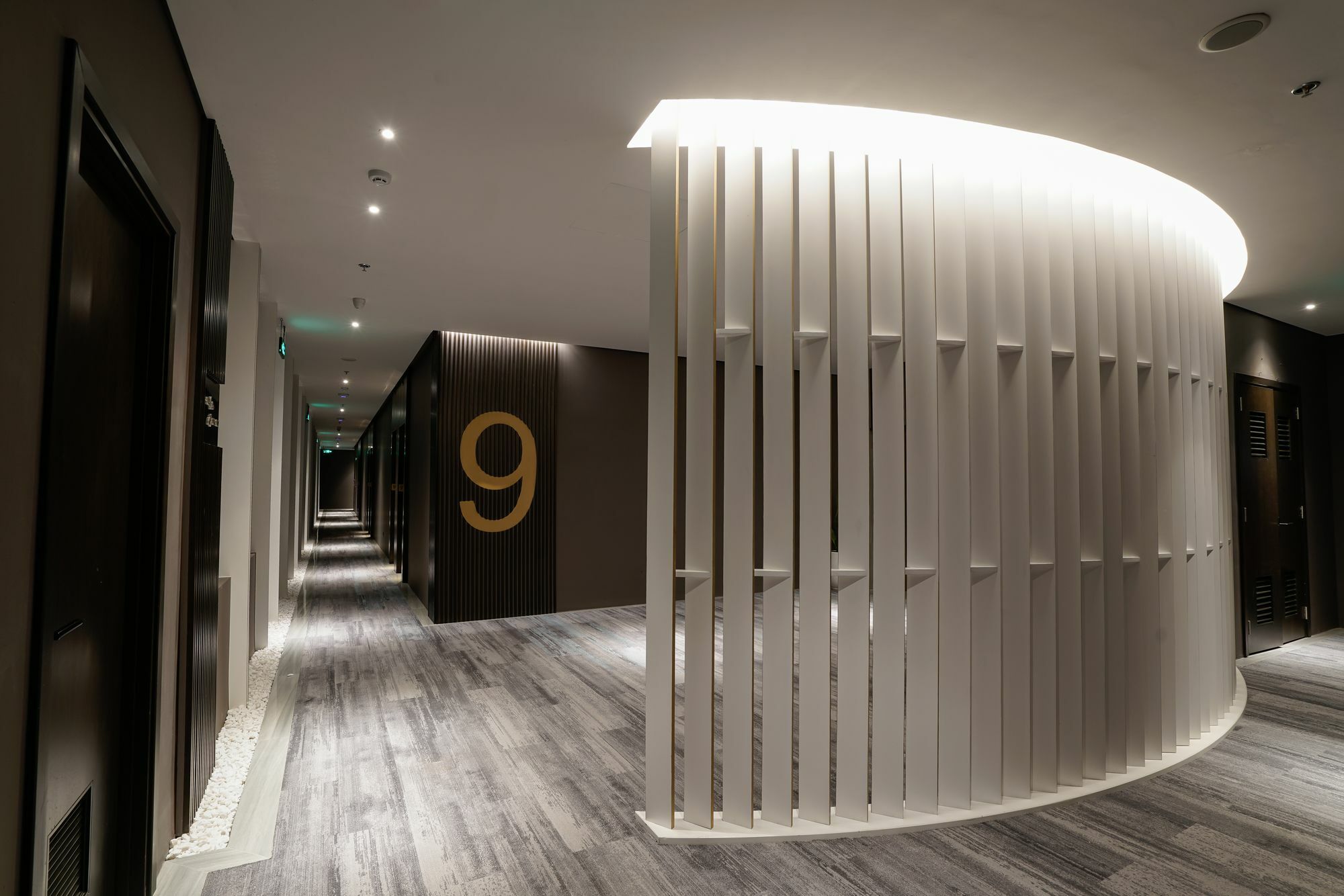 Satya Da Nang Hotel Han Market Екстериор снимка