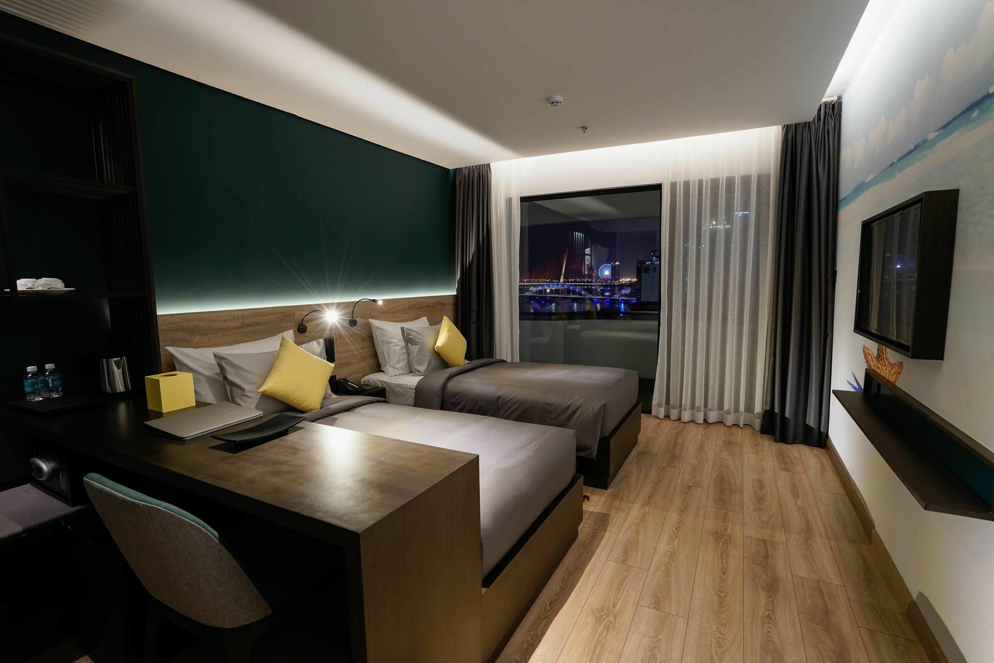 Satya Da Nang Hotel Han Market Екстериор снимка