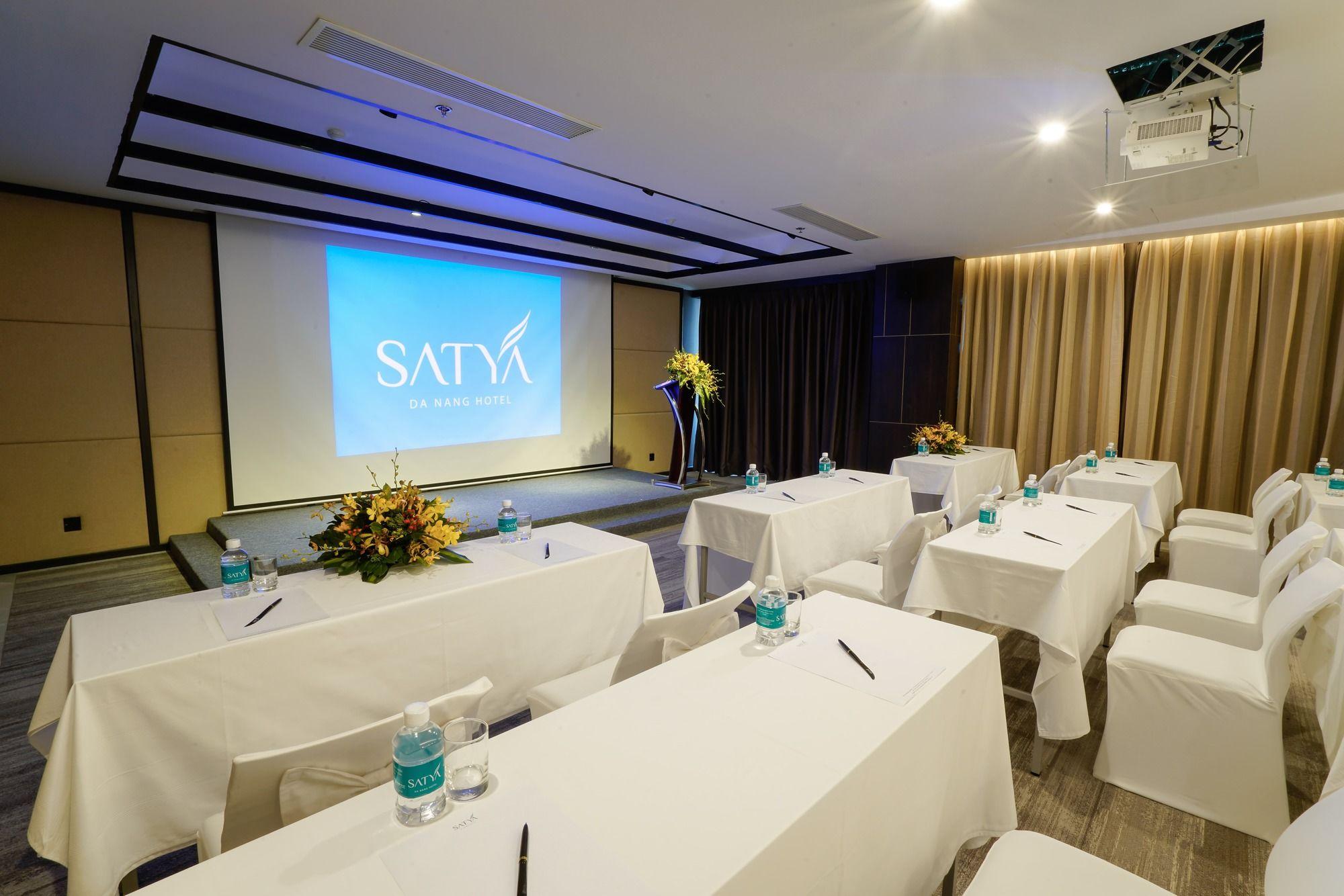 Satya Da Nang Hotel Han Market Екстериор снимка